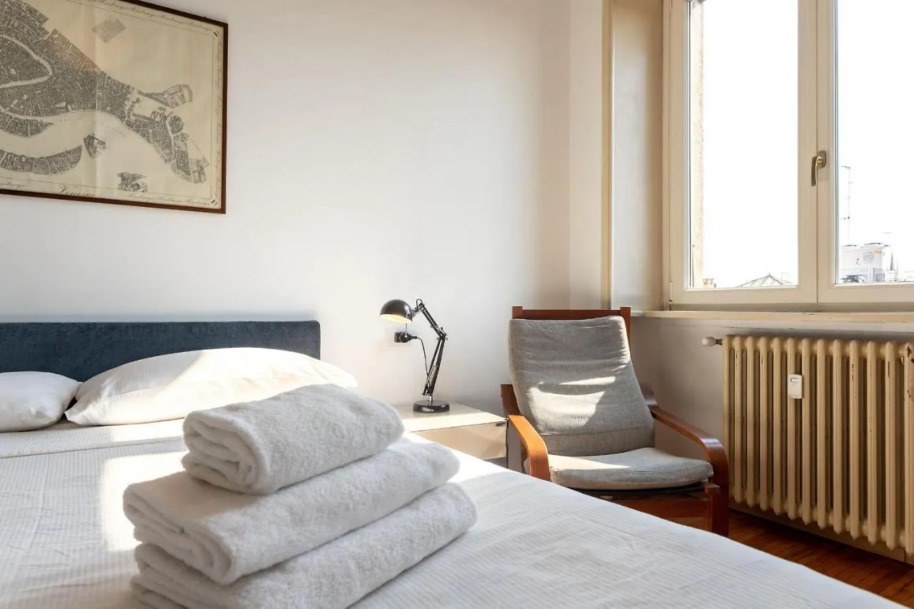 Daire Garibaldi Two Bedrooms By Halldis Milano