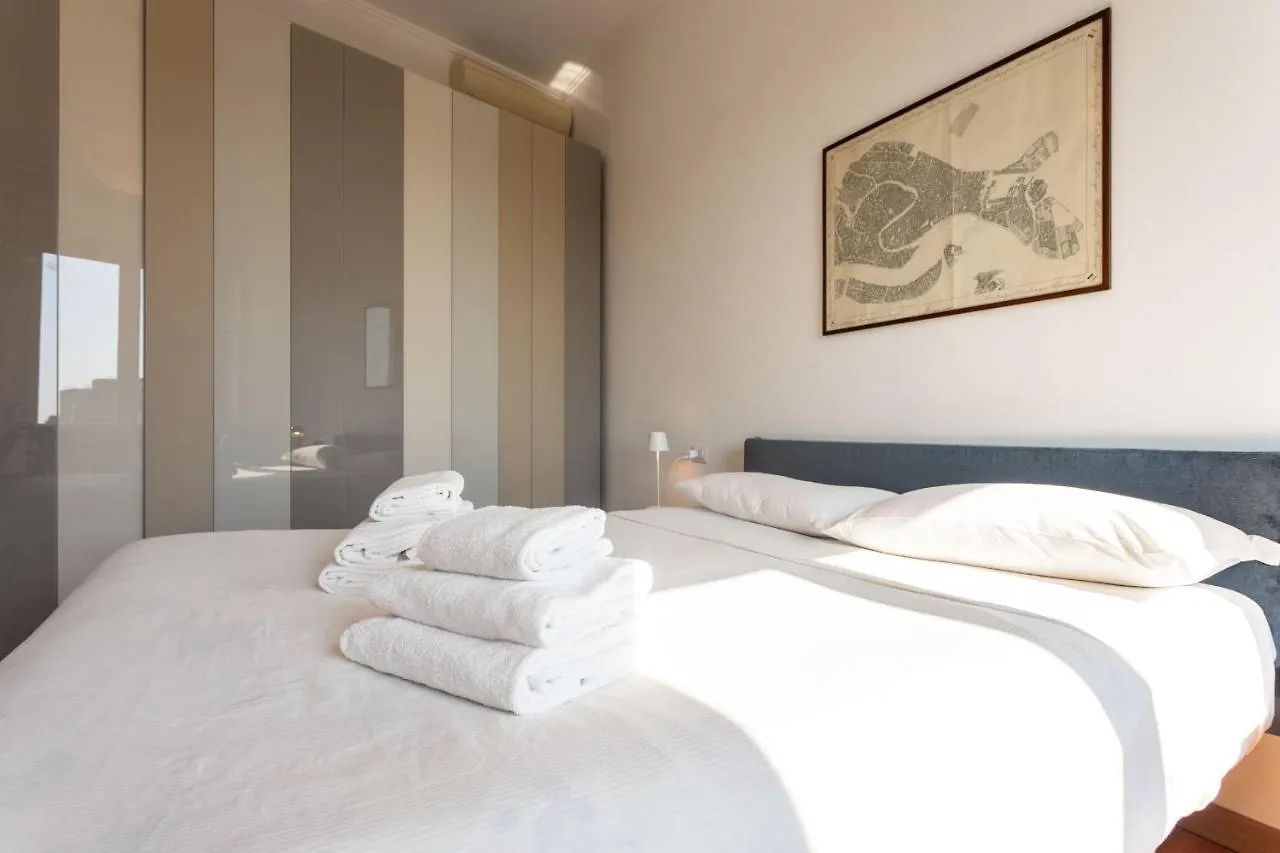 Garibaldi Two Bedrooms By Halldis Milano Daire