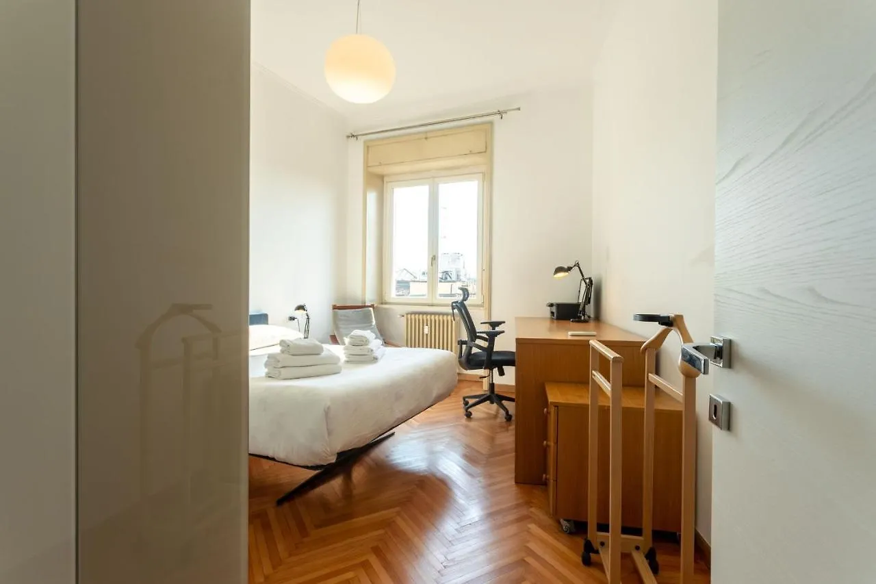 Daire Garibaldi Two Bedrooms By Halldis Milano